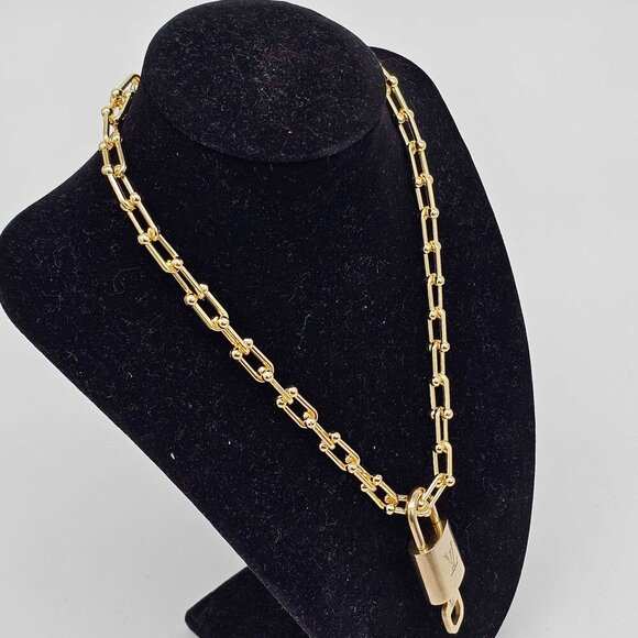Authentic Louis Vuitton Lock & Key w/ Unbranded Gold Plated Gold Chain Necklace - Picture 3 of 10